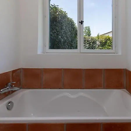 L Ostal Luminosa Avec Piscine *
